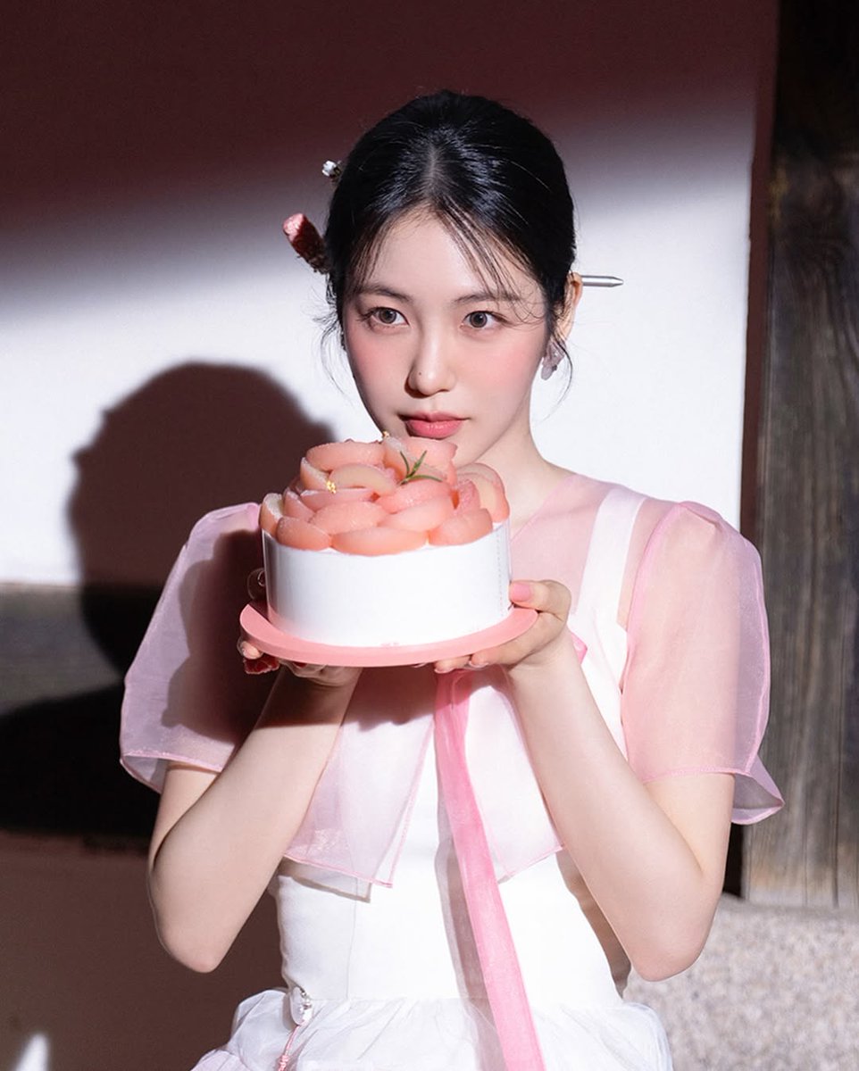 shinyeyeye's tweet image. 250428 앤피오 인스타 (1/2)

‘A TWOSOME PLACE’ Behind🌸

#신예은 #ShinYeEun
#투썸플레이스 #ATWOSOMEPLACE