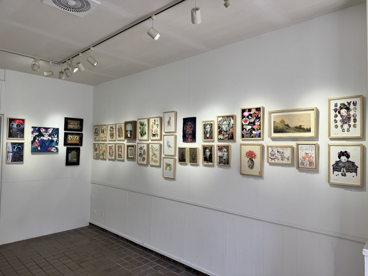 mograggarage's tweet image. 『Giant Robot 30 Years』終了致しました。60名130点越えの大グループ展にお越し頂いた皆さま、ありがとうございました！3000マイル彼方のL.A.から集まった素晴らしい作家たちに感謝の気持ちでいっぱいです。またいつか再開を願います！mograg.com