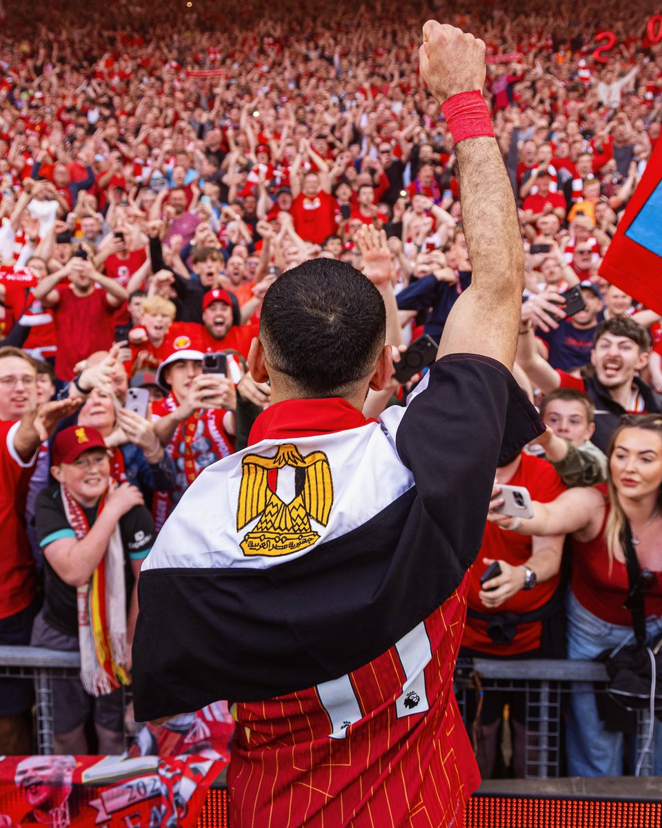 Salah festejando el título con los aficionados. Fuente: Liverpool en "X".