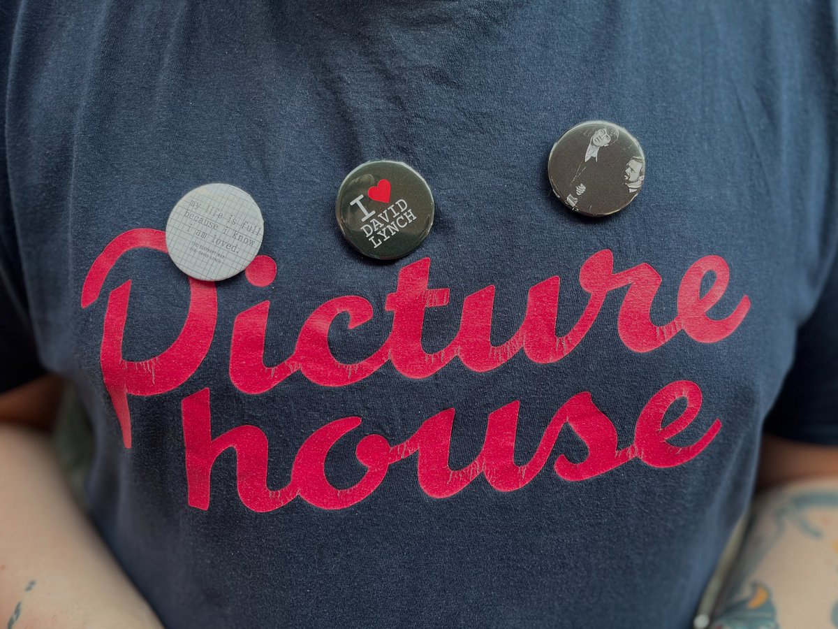 TONIGHT! Our David Lynch season continues with THE ELEPHANT MAN 8pm 

We will again have a bowl of badges for sale as modelled here! 

50p donation to our charity Refuge!