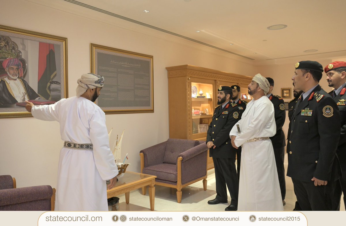 OmanStateCounci's tweet photo. ✶ لتبادل الخبرات التشريعية وتطوير آليات العمل التشريعي بين #سلطنة_عُمان و #المملكة_العربية_السعودية ..
▪️استقبل #مجلس_الدولة، وفداً من كلية الملك عبدالله بن عبدالعزيز للقيادة والأركان التابعة وزارة الحرس الوطني بـ #المملكة_العربية_السعودية.
كان في استقبالهم:
 ➢ المكرم حمد بن ناصر النبهاني.
➢ سعادة الأمين العام للمجلس.

▪️تم خلال اللقاء:
 ➢ استعراض عمق العلاقات التاريخية بين البلدين الشقيقين.
➢ التأكيد على أهمية التعاون المشترك بين المؤسسات التشريعية في كلا البلدين.

▪️استمع الوفد إلى ملخصٍ تفصيلي حول:
➢ المهام والاختصاصات التشريعية مجلس الدولة.
➢ أبرز الأنشطة والإنجازات التي حققها المجلس، والموضوعات التي ناقشها.