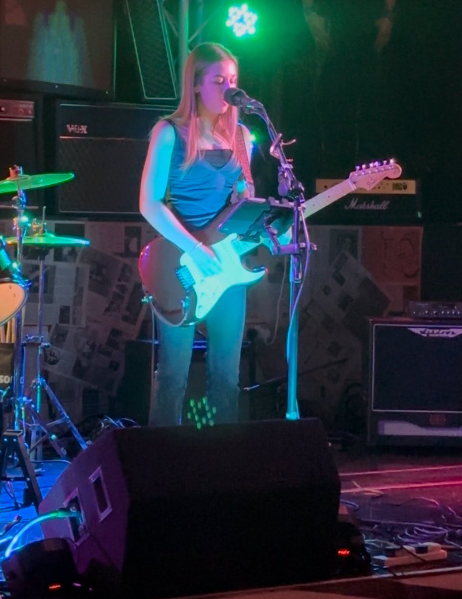 Eva L in Year 9 will be performing at Barnsley Live 2025 on Saturday 21st June!  We as a school are very proud of her, well done Eva!! 🎸🎸