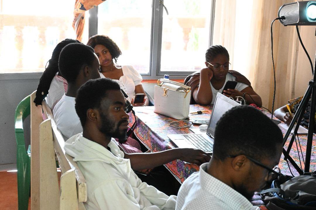 Revivez en images l'activité de WikiPermanence du 26/04/2025

Nos amis du WikiClub de #Bukavu ont approfondir leur connaissance sur l'utilisation de l'éditeur en code sur <a href="/Wikipedia/">Wikipedia</a>
Cette activité s'inscrit dans le cadre du programme de renforcement des capacités de <a href="/WikimediaRDC/">Wikimedia RDC</a>