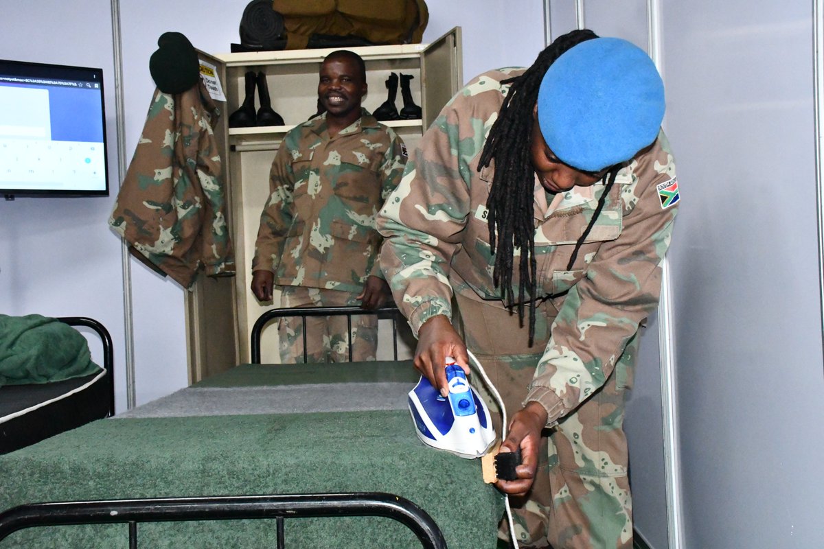 SANDF_ZA's tweet photo. READ || Bloem Show 2025 || SA Army Training Formation showcases its excellence.
https://t.co/fmQ6ryruCm
#SANDF
#SAArmy
#SAArmyTrainingFormation
#BloemfonteinShow2025
#BloemShow2025 https://t.co/zp0bIpTZh6