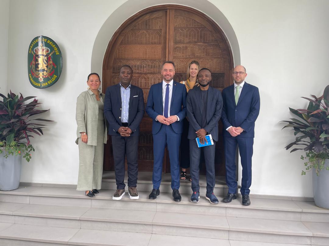 J'ai eu le privilège d'échanger ce matin avec le vice- premier ministre <a href="/prevotmaxime/">Maxime PREVOT</a> sur les initiatives d'ouverture et de cohésion  en RDC et rappelé la nécessité de maintenir un processus interne à côté des processus régionaux et internationaux. 
<a href="/BelgiqueRDCongo/">Belgique en RDCongo</a> <a href="/BelgiumMFA/">🇧🇪 Belgium MFA</a>