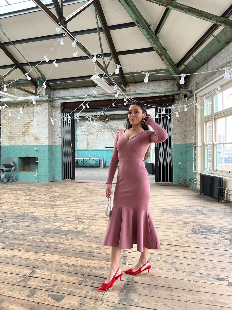 My toxic trait? Thinking I have nothing to wear while standing in a room full of gorgeous dresses. #ClosetLondon

l8r.it/vVPs