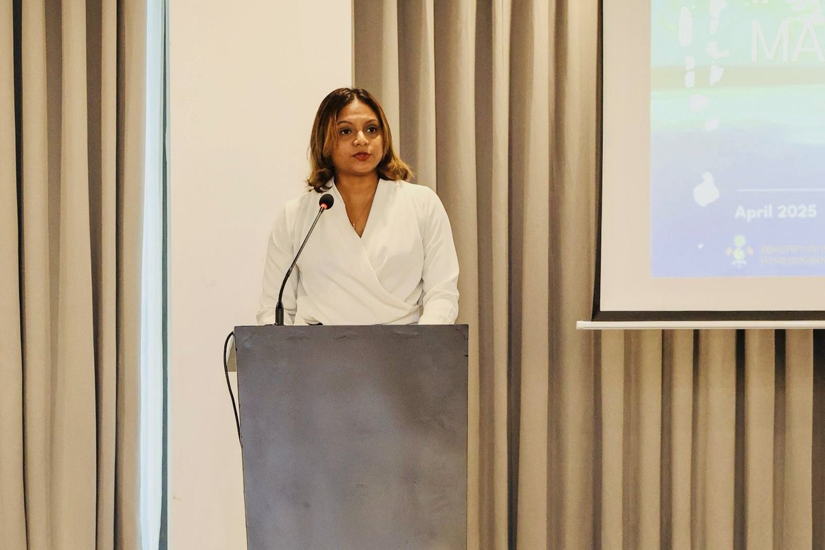 Ministry of Foreign Affairs 🇲🇻 (@mofamv) on Twitter photo Today, @MofAmv, in collaboration with <a href="/HCIMaldives/">India in Maldives</a>, hosted an Information Forum for the visiting Indian business delegation providing valuable insights into the Maldives’ investment landscape. Officials from <a href="/MoEDmv/">Ministry of Economic Development and Trade</a>, <a href="/MFORmv/">Ministry of Fisheries and Ocean Resources</a>, <a href="/MoTmv/">Ministry of Tourism and Environment</a>, & <a href="/MAAWmv/">Ministry of Agriculture and Animal Welfare</a> engaged actively with the delegation Today, @MofAmv, in collaboration with <a href="/HCIMaldives/">India in Maldives</a>, hosted an Information Forum for the visiting Indian business delegation providing valuable insights into the Maldives’ investment landscape. Officials from <a href="/MoEDmv/">Ministry of Economic Development and Trade</a>, <a href="/MFORmv/">Ministry of Fisheries and Ocean Resources</a>, <a href="/MoTmv/">Ministry of Tourism and Environment</a>, & <a href="/MAAWmv/">Ministry of Agriculture and Animal Welfare</a> engaged actively with the delegation
