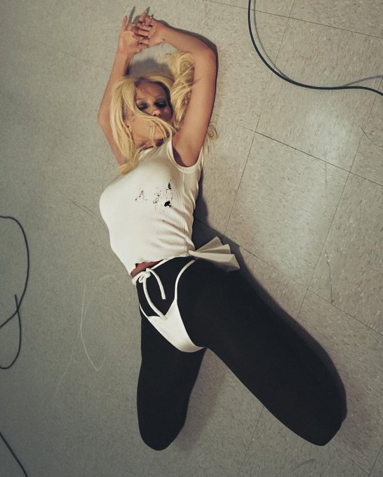 Dirrty2000s's tweet image. CHRISTINA MOTHER AGUILERA @xtina 
Carcy Magazine, May 2025.