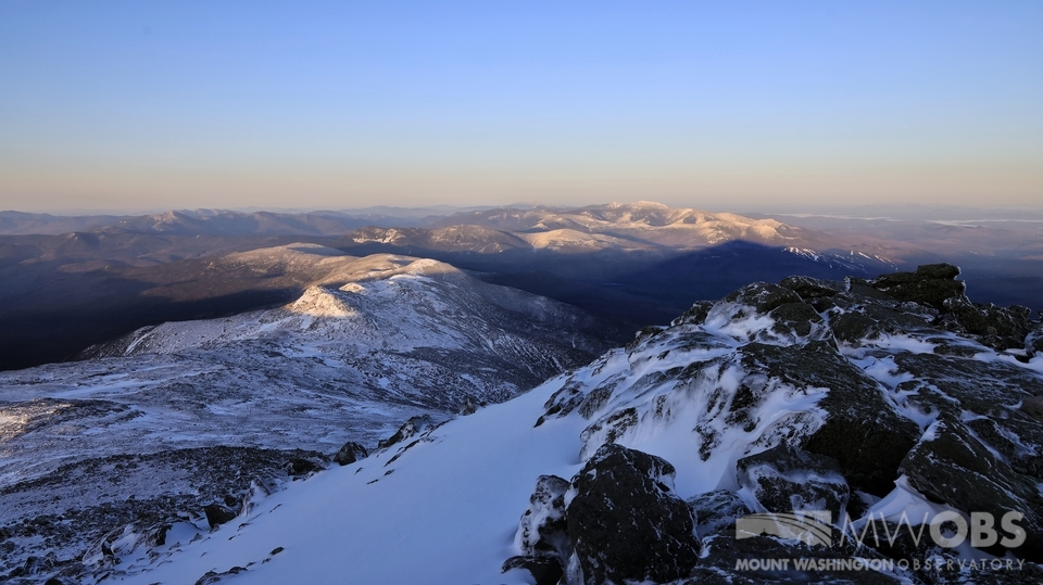 The view of the northern and southern summits of the Presidential Range and beyond this morning, with a fresh coating of snow and ice from the weekend. 

#NHwx #NH #mountains #snow