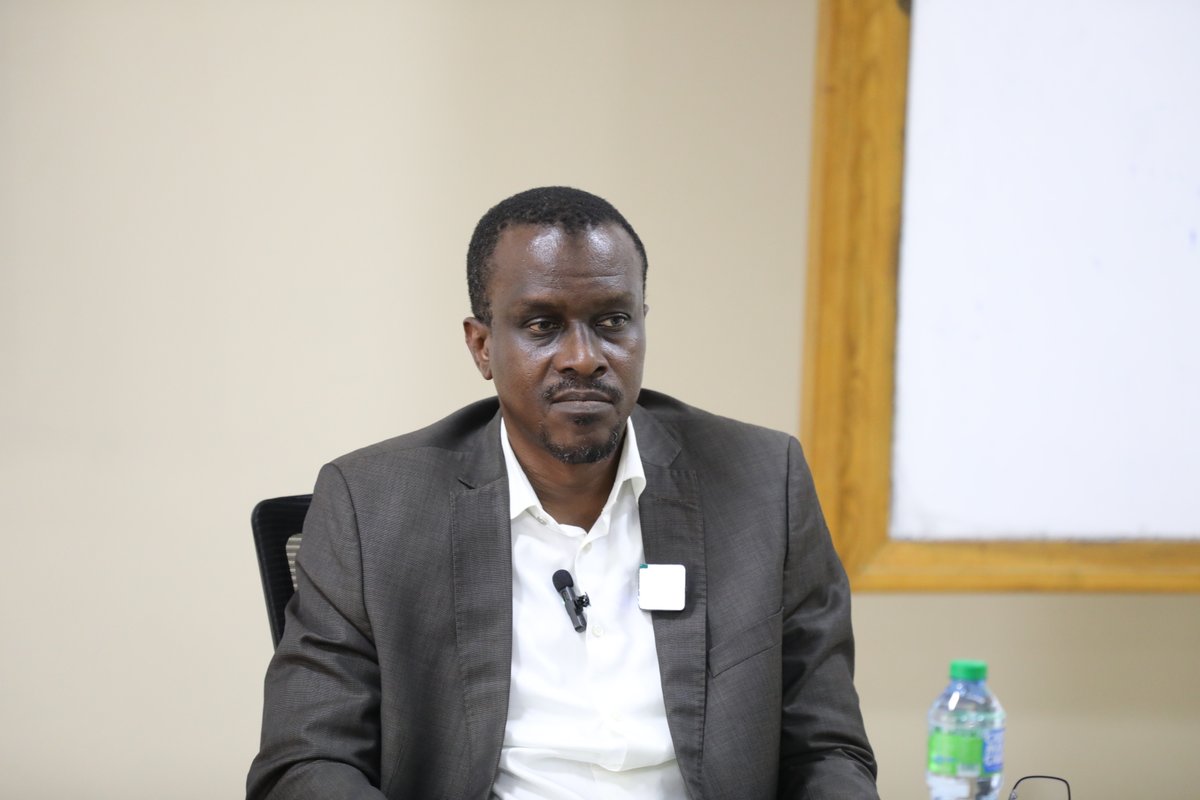 🔵 Retour sur le Panel 3 des Jeudis de l’Économie du LAPD !

Thème : « Entre renouvelables et gaz naturel : le JETP peut-il orienter le Sénégal vers une transition énergétique équilibrée ? »

Débats riches, perspectives critiques et espoirs pour un futur énergétique durable.