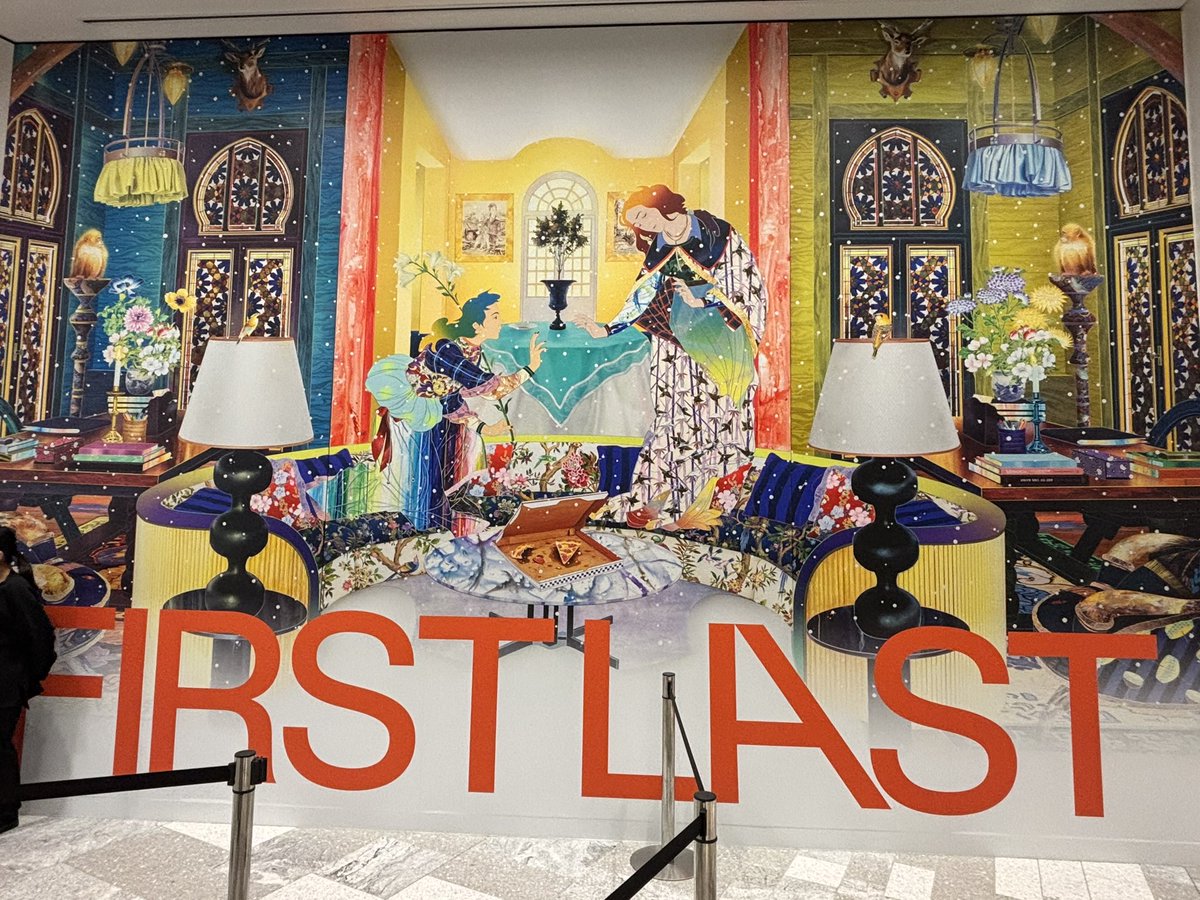 akon0712's tweet image. 今日はTERUさんオススメの「松山智一FIRST LAST」を見に麻布台ヒルズへ。ニューヨークで活動してる中でも大切にしてる「日本人としてのアイデンティティ」を感じました。色彩豊かで刺激的！洋と和、今と昔が見事に融合。すごく良かったです！#松山智一　#FIRSTLAST