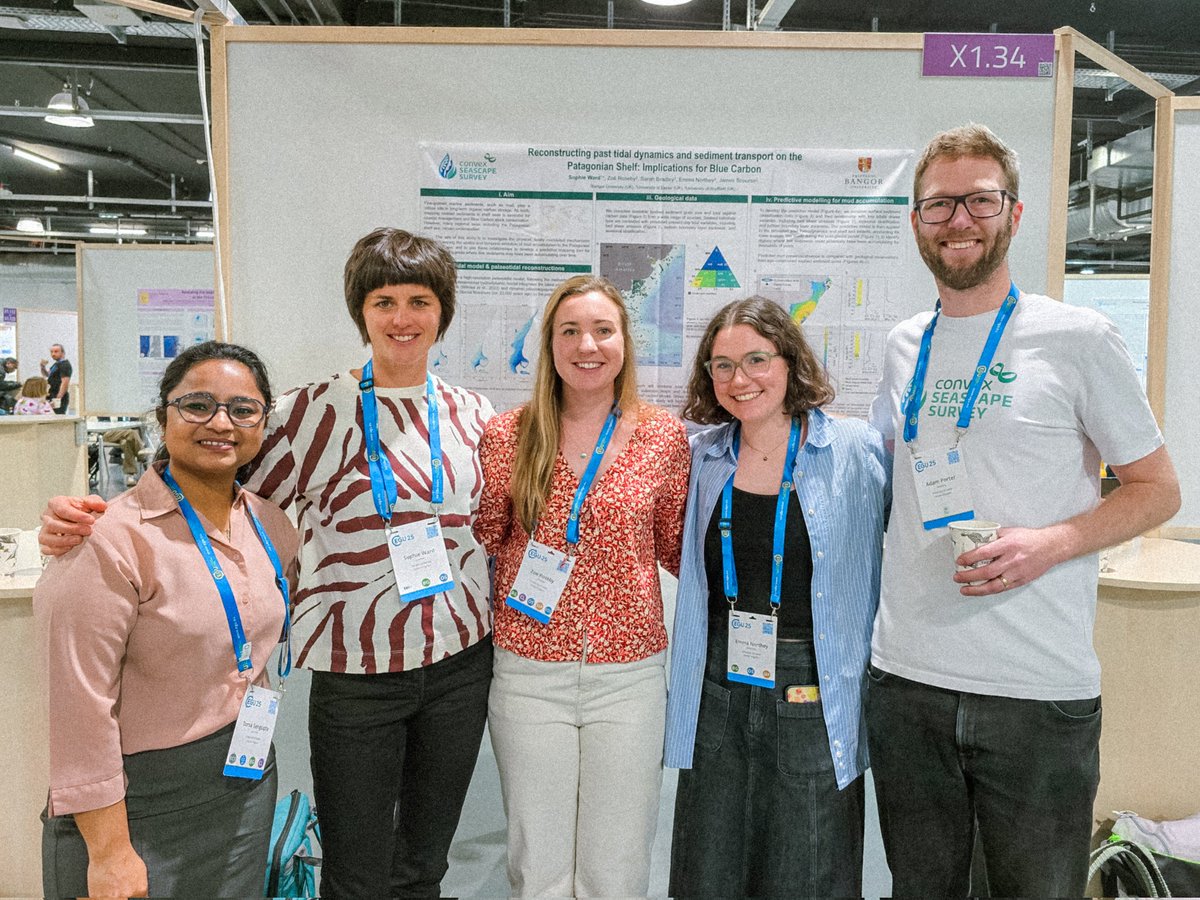 ap3489's tweet image. Wir sind angekommen! @EuroGeosciences Day 1 - Team
@ConvexSeascape with a fascinating #BlueCarbon poster session. All talks are tomorrow from 16.15 in Room 2.17
@exetermarine @UniofExeter @Bluemarinef @ConvexIn 

#ConvexSeascapeSurvey #CarbonScience
