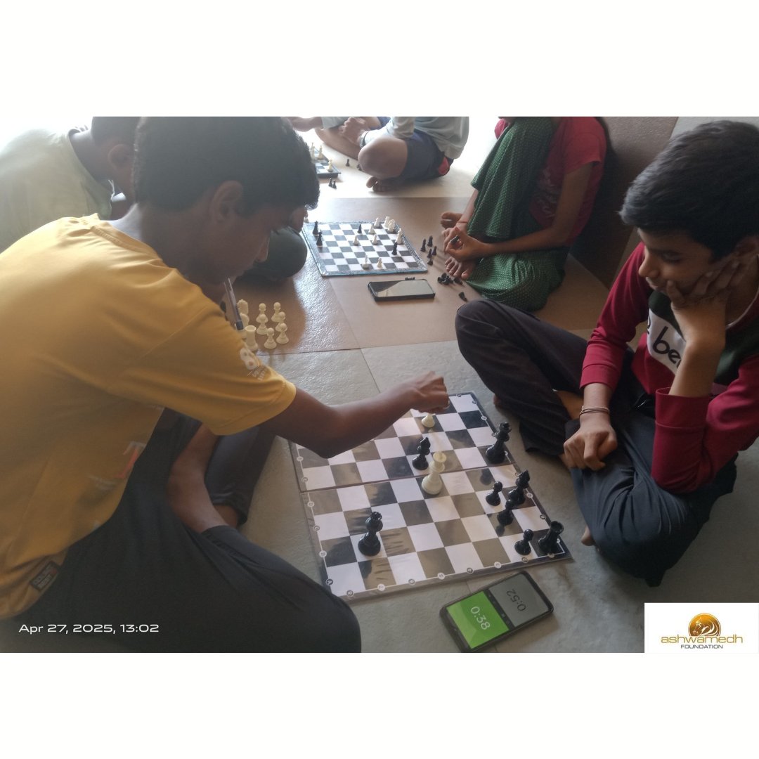 AshwamedhNGO's tweet image. ♟️ Project Checkmate – Session 8
Blitz battles ⏱️ + symbol decoding ♟️
11 sharp minds, 1 great cause!
Led by Mridulmani, backed by Khushi
Support us: +91 84829 69631 / 9821328364 / 9967816878
#ProjectCheckmate #ChessForChange #AshwamedhFoundation