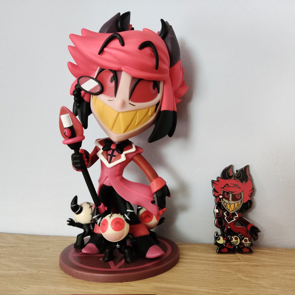 Fujoshingona's tweet photo. Me acaba de llegar 🥰🥰🥰
#HazbinHotelAlastor https://t.co/t0FxRdQOYo