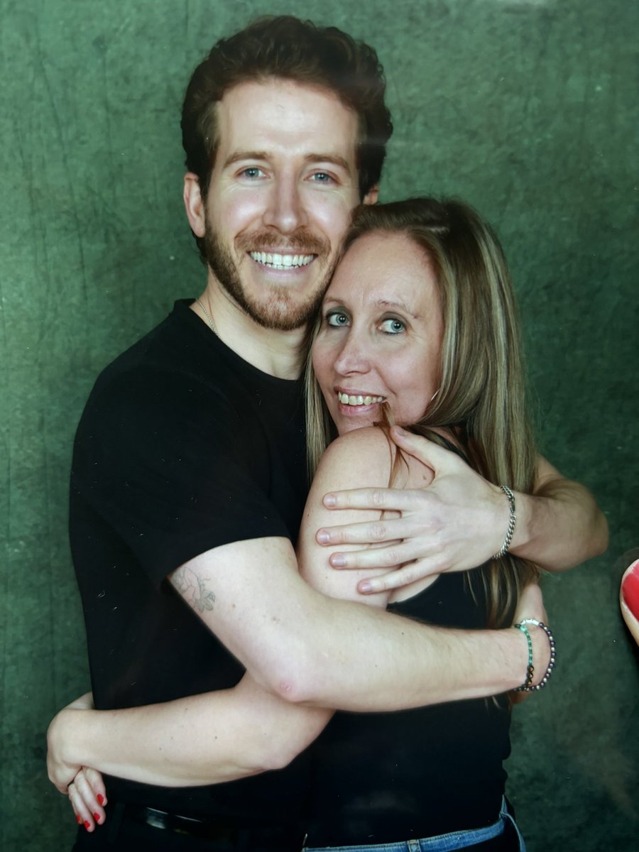 stephcaplette's tweet photo. Mon coup de cœur du we, 2 jours de rêve à la @TheLandCon merci à toute la team pour ces moments de bonheur @bestofchrisf @chrisfultonbr #chrisfulton #robcameron #outlander https://t.co/aQKLsfmoKM