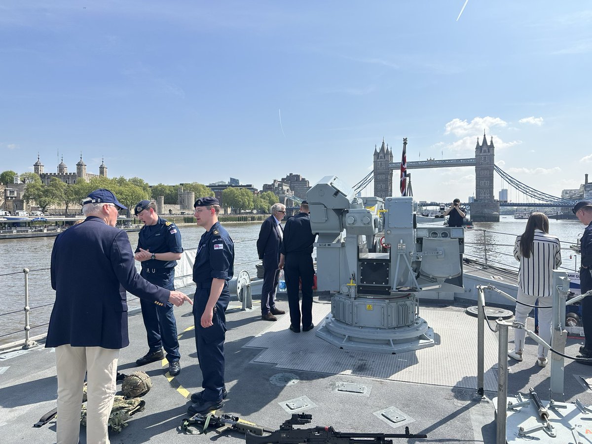 HMSCattistock's tweet image. Always a pleasure to welcome MCM2 Sqn affiliates @MerchantTaylor1 on board drawing to an end our visit to London.
#seapower