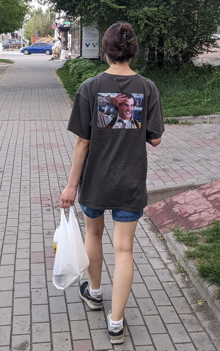 Pullover tweet media