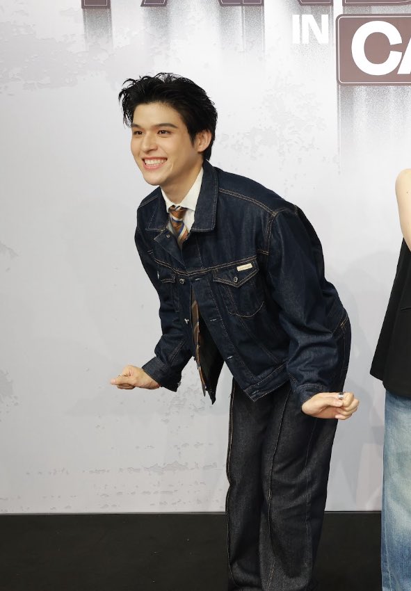 padderja's tweet photo. ช่วยด้วย สกายเป็นไรวะ55555555555 https://t.co/7CJVIxwe7y