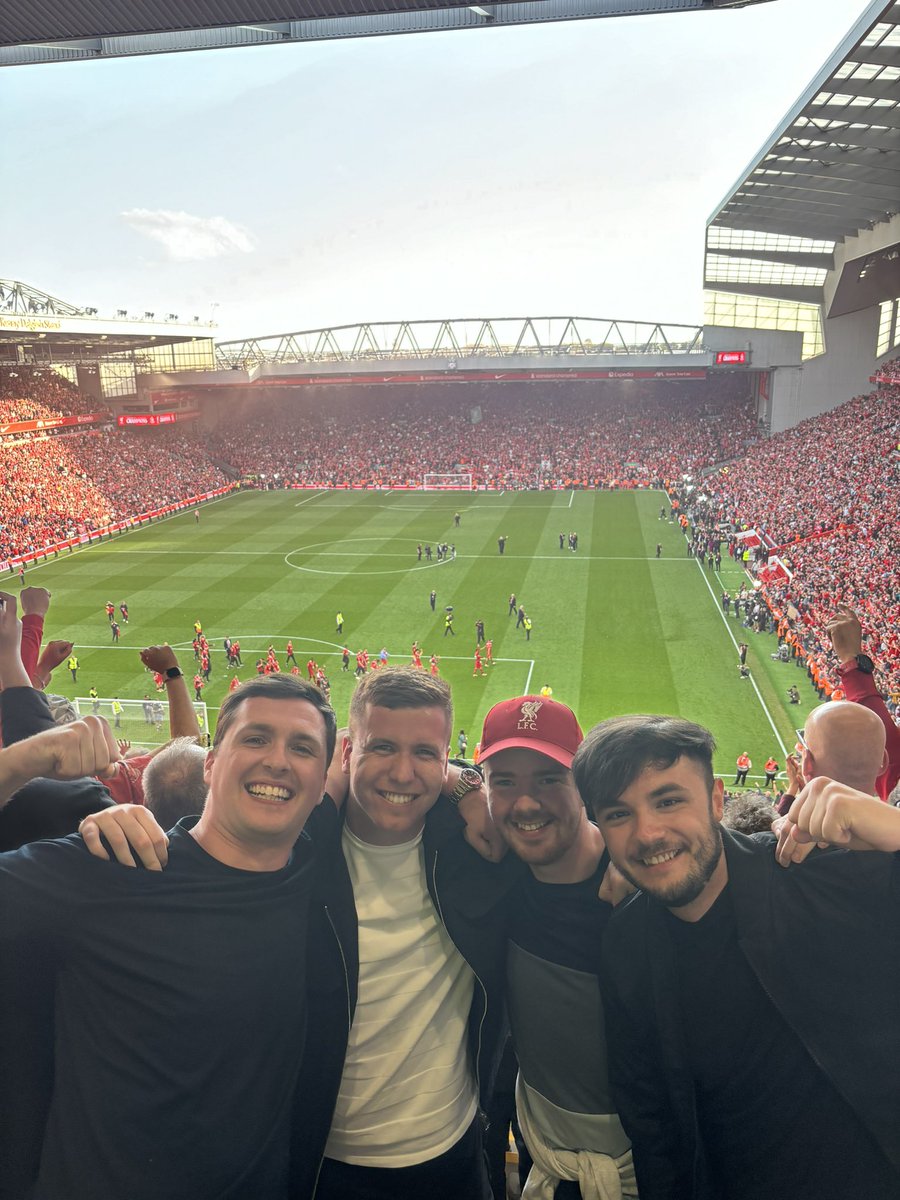 LukeRoss106's tweet photo. Best day of my life ❤️🏆 https://t.co/wohMsGPFMg