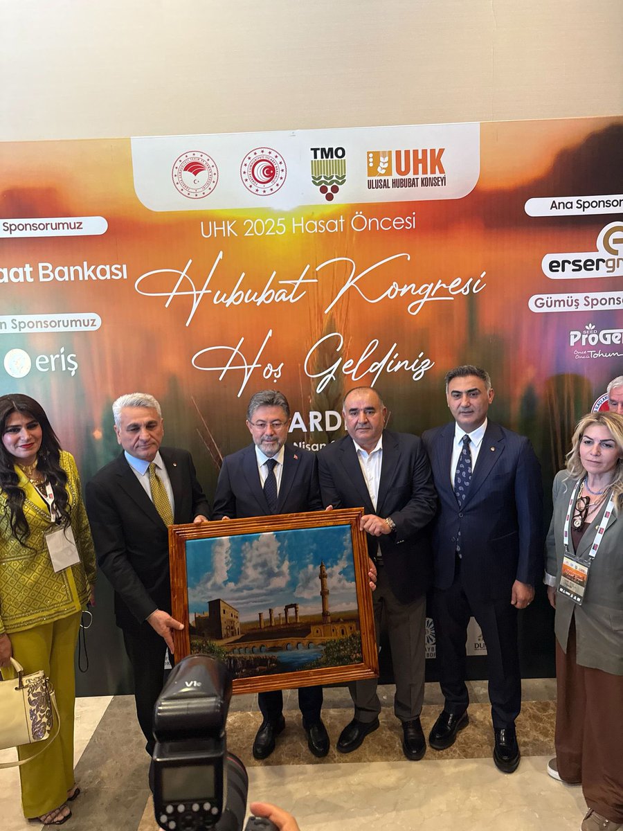 Mardin Ticaret ve Sanayi Odası (@mardintso) on Twitter photo 📌UHK 2025 Hasat Öncesi Hububat Kongresi
Odamız İşbirliği İle Uhk 2025 Hasat Öncesi Hububat Kongresi Mardin’de Gerçekleşti.
Detay İçin; mardintso.org.tr/haber/uhk-2025…
<a href="/HatipCelik47/">Hatip Çelik</a> <a href="/TCTarim/">T.C. Tarım ve Orman Bakanlığı</a> <a href="/ibrahimyumakli/">İbrahim Yumaklı</a> 📌UHK 2025 Hasat Öncesi Hububat Kongresi
Odamız İşbirliği İle Uhk 2025 Hasat Öncesi Hububat Kongresi Mardin’de Gerçekleşti.
Detay İçin; mardintso.org.tr/haber/uhk-2025…
<a href="/HatipCelik47/">Hatip Çelik</a> <a href="/TCTarim/">T.C. Tarım ve Orman Bakanlığı</a> <a href="/ibrahimyumakli/">İbrahim Yumaklı</a>