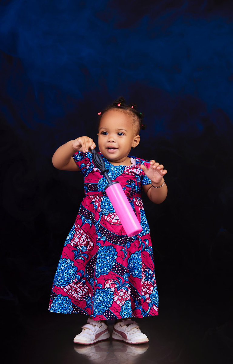 🎉 🎊  1 an d’amour pur   🎉🎊

Il y a un an, tu as transformé notre monde. Aujourd’hui, tu en es le soleil." ☀️

Je t’aime plus que les mots ne peuvent le dire. 🥰❤️