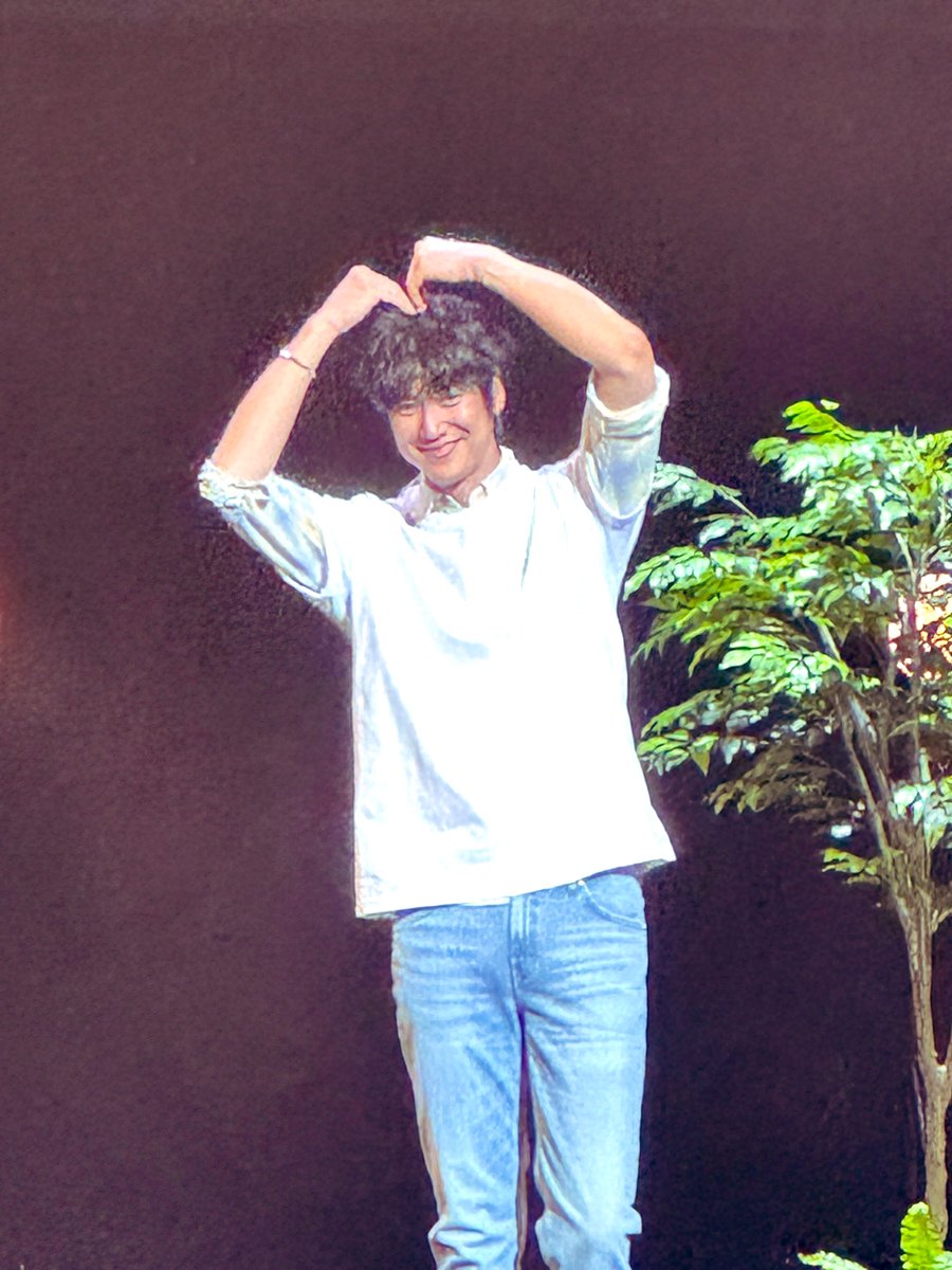 20250426💐
初のファンミ参戦とってもとっても楽しかったああ🥰
めちゃめちゃ近くではなかったけど同じ空間にいれてとっても幸せ(  ´˘`  )
ますます沼りました🥺皆にも会えて嬉しかった〜♡♡
会えなかった方もまたお会いしたいです❣️
大阪のみ参戦だから、みんなのレポ
楽しみにしてます🥰
 #나인우