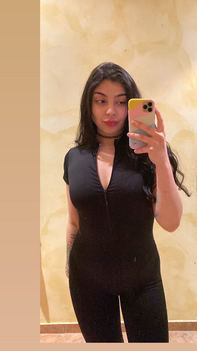 I’m not even bored—I’m just looking for a reason to flirt 📍HONOLULU