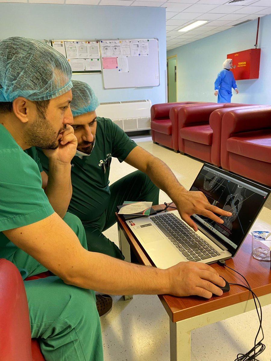 İstanbul Okan Üniversitesi Hastanesi ile Irak Sağlık Bakanlığı arasında imzalanan iş birliği kapsamında, Ortopedi ve Travmatoloji Uzmanı Doç. Dr. İsmail Oltulu liderliğindeki ekip skolyoz ve omurga cerrahisi alanında bir dizi başarılı operasyon gerçekleştirerek ülkemize döndüler.