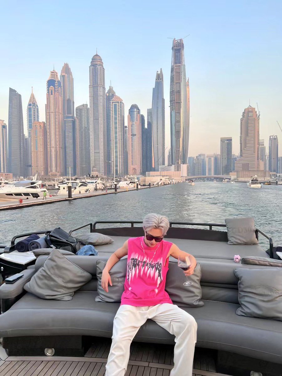 最近怎么都是来迪拜的，偶遇么？