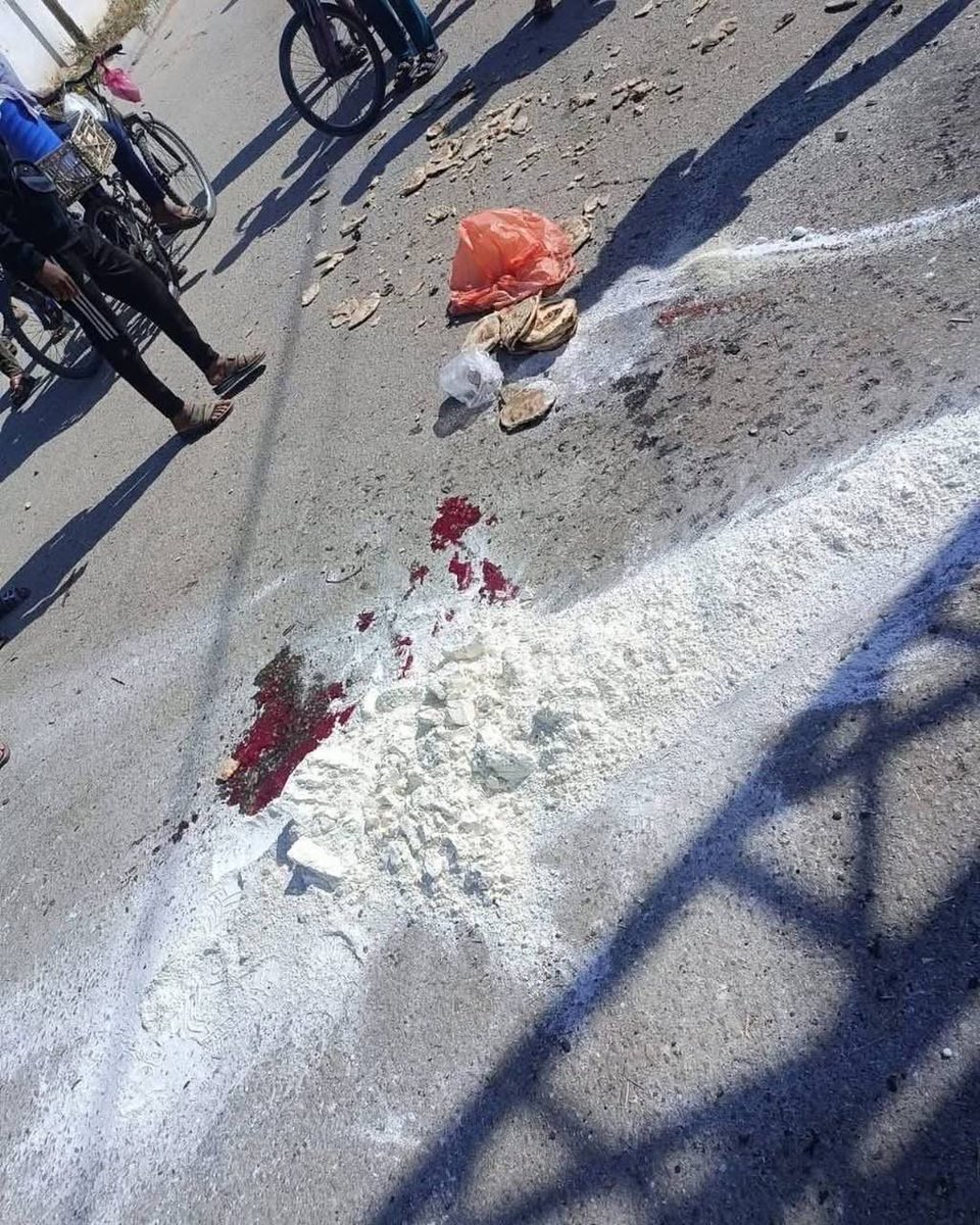 hayat_resimde's tweet photo. 20 kişinin öfkelenip kırıp açacağı Refah kapısını Ürdün kapısını 2 milyar insan boş lafları ile döverek açmaya çalışıyoruz bir avuç insanın öfkelenmesi yeter !!!!

Bu unun kana bulanması bizim öfkelenmememizden kaynaklı !!

Gazze Açlıktan Ölüyor https://t.co/mYSIEuPTDT