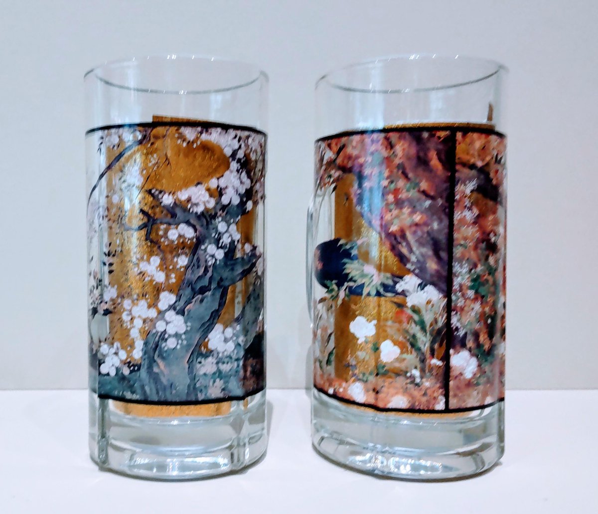☆グッズ☆ ビールジョッキ2種 価格：各3,300円 国宝「桜図」、「楓図