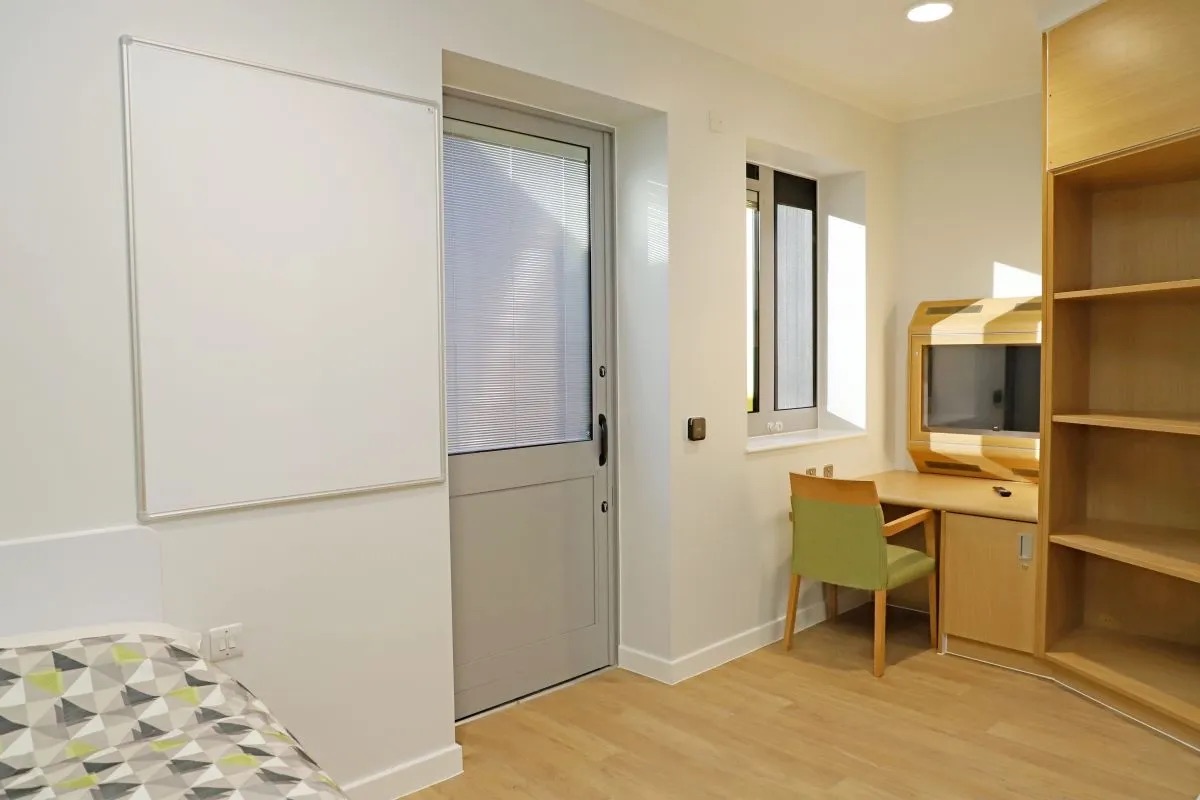 Polar_NE's tweet photo. A few years back, we worked closely with @lptnhs on The Beacon healthcare unit! 💚

On this project, we used a combination of our healthcare doors and windows.

Check out some snaps of the finished project! 📸👇 https://t.co/Uw6w83ShNO