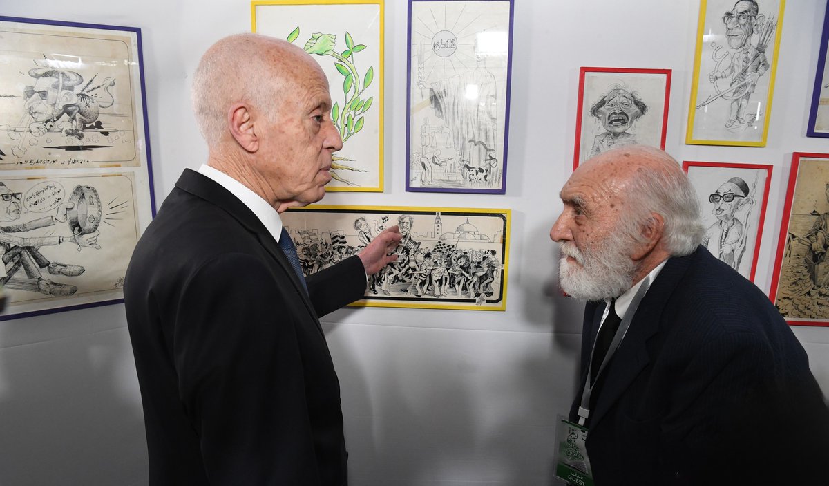 فتتح رئيس الجمهورية #قيٌس_سعيٌد صباح يوم الجمعة 25 أفريل 2025 الدٌورة التٌاسعة و الثٌلاثين لمعرض تونس الدٌولي للكتاب بقصر المعارض بالكرم #TnPR.