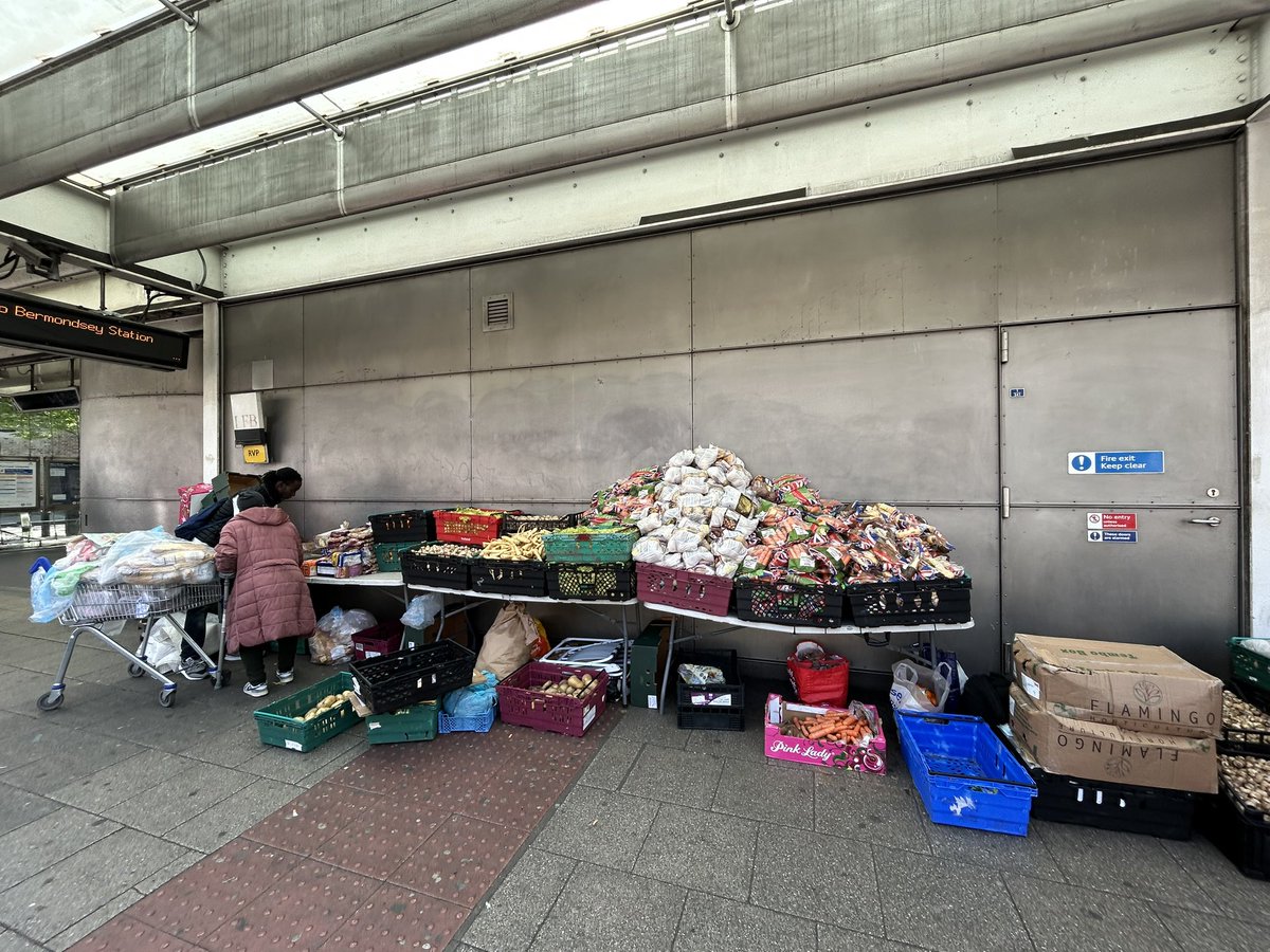 FREE FOOD IN LONDON: Hundreds of kilos of expiring produce outside Bermondsey tube station. Come and get it!