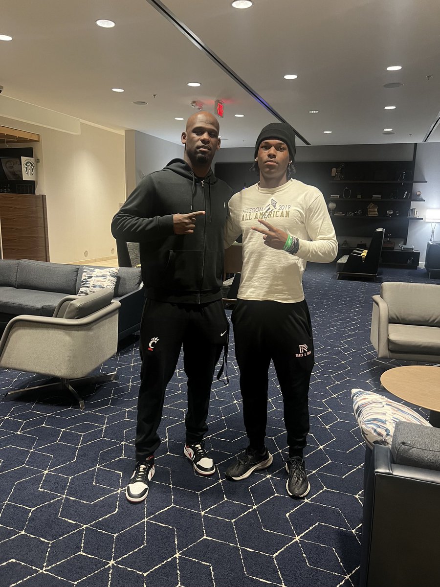 Tyson (@tyson_j_sanford) on Twitter photo #AGTG I would like to thank the man above, coaches, family, and teammates for helping me get an offer from University of Cincinnati!! Extremely blessed!
<a href="/Coach_Helmerich/">Matt Helmerich</a> <a href="/CoachEHicks/">Eddie Hicks</a> <a href="/RecruitGeorgia/">Recruit Georgia</a> <a href="/247recruiting/">247Sports Recruiting</a> <a href="/deucerecruiting/">Deuce Recruiting✌️</a> <a href="/PrepRedzoneGA/">Prep Redzone Georgia</a> <a href="/GoBearcatsFB/">Cincinnati Football</a> <a href="/Rivals/">Rivals</a> <a href="/PTRFootball/">Peachtree Ridge Football</a> #AGTG I would like to thank the man above, coaches, family, and teammates for helping me get an offer from University of Cincinnati!! Extremely blessed!
<a href="/Coach_Helmerich/">Matt Helmerich</a> <a href="/CoachEHicks/">Eddie Hicks</a> <a href="/RecruitGeorgia/">Recruit Georgia</a> <a href="/247recruiting/">247Sports Recruiting</a> <a href="/deucerecruiting/">Deuce Recruiting✌️</a> <a href="/PrepRedzoneGA/">Prep Redzone Georgia</a> <a href="/GoBearcatsFB/">Cincinnati Football</a> <a href="/Rivals/">Rivals</a> <a href="/PTRFootball/">Peachtree Ridge Football</a>