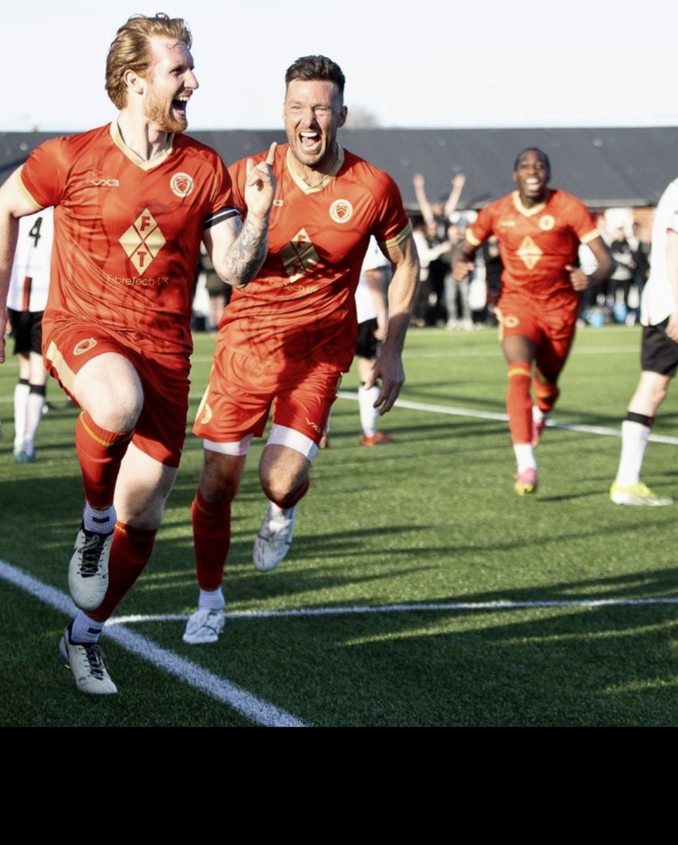 “ We the Famous Oyster Boys &amp; we’re going to Wembley… Wembley Wembley
we’re the Famous Oyster Boys and we’re going to Wembley” 🎶🎺😉