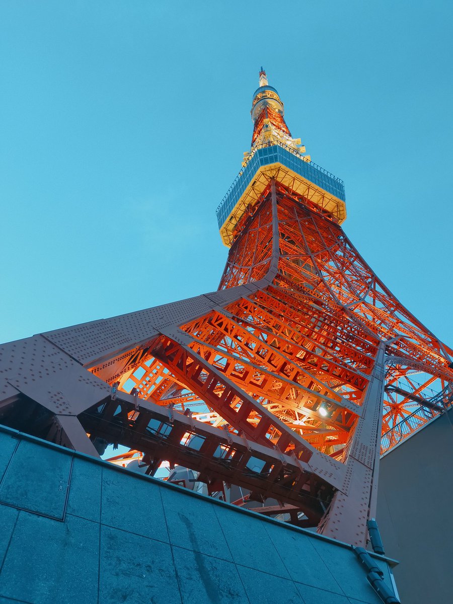 イベント終わってしまいましたが…RED° TOKYO TOWERでVR恐怖散歩遊ばせていただきました!
Vtuberさんと巡る廃病院楽しかった…!別ルートも気になるし、次はもっとたくさん楽しみたいぞ～!
https://t.co/aoz2iXxVbM
#VR恐怖散歩 #つくもアート 