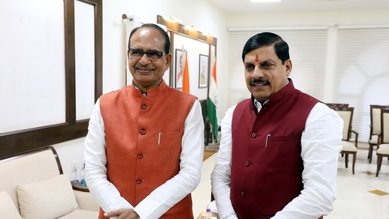 Shivam Ghidode (@ghidode2001) on Twitter photo #सरकार_केवल_विचार_नहीं_निर्णय_करो
#जनसेवा_मित्रो_को_बहाल_करो
माननीय <a href="/DrMohanYadav51/">Dr Mohan Yadav</a> जी
आपसे निवेदन करता हु की आप जो सोशल ऑडिट करना चाहते हो और योजनाओ मे पारदर्षिता लाना चाहते हो उसको #जनसेवा मित्रो से अच्छा कोई नही कर सकता
मामा ने योजना चलाई थी आपने बंद कर दी
आखिर क्यों #सरकार_केवल_विचार_नहीं_निर्णय_करो
#जनसेवा_मित्रो_को_बहाल_करो
माननीय <a href="/DrMohanYadav51/">Dr Mohan Yadav</a> जी
आपसे निवेदन करता हु की आप जो सोशल ऑडिट करना चाहते हो और योजनाओ मे पारदर्षिता लाना चाहते हो उसको #जनसेवा मित्रो से अच्छा कोई नही कर सकता
मामा ने योजना चलाई थी आपने बंद कर दी
आखिर क्यों