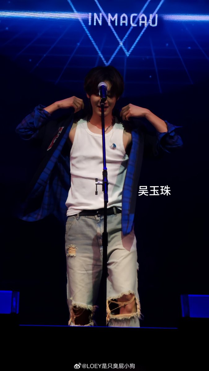 hourly chanyeol tweet media