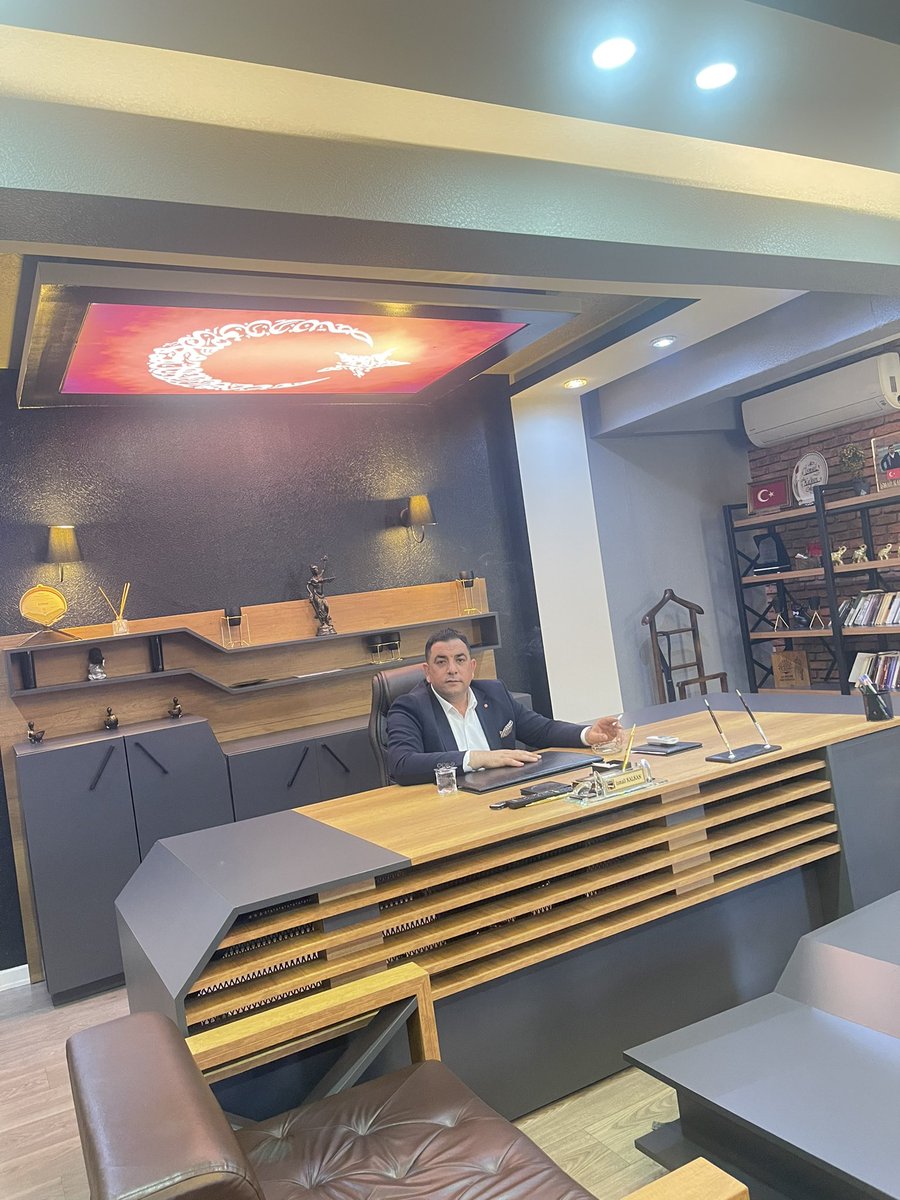 İyiliğe İyilik Her Kişinin, 
Kötülüğe İyilik Er Kişinin, 
İyiliğe Kötülük İse KER Kişinin, İşidir.... 😊