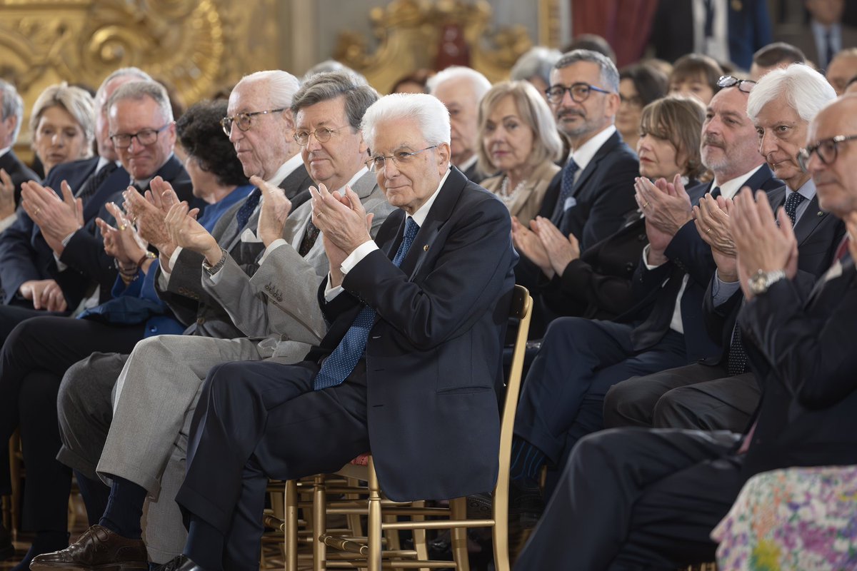 Il Presidente Mattarella ha ricevuto al Quirinale una delegazione dei FAI - Fondo per l’Ambiente Italiano

Il video: youtu.be/BBtkxhTdccg?si…