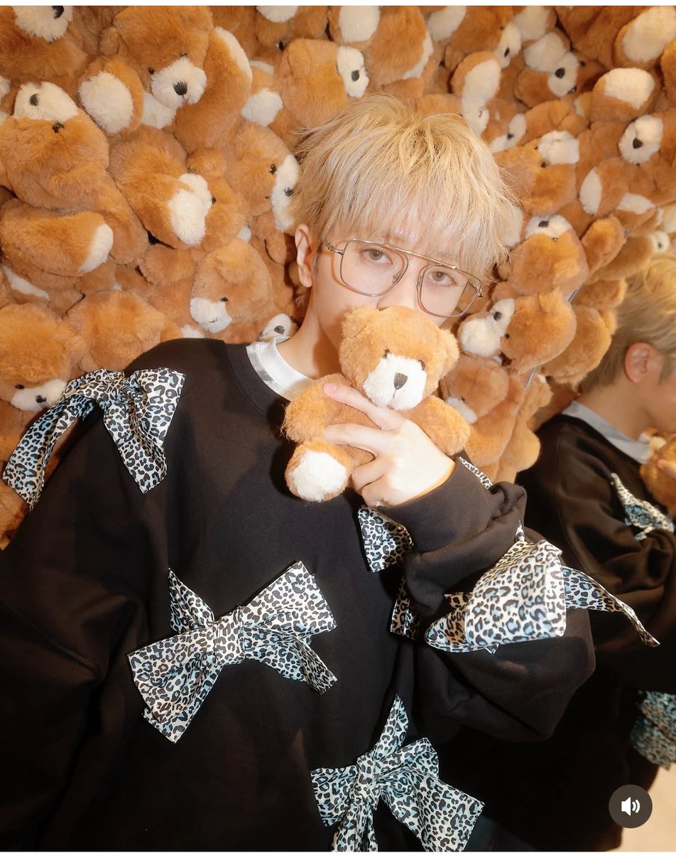 めっちゃ久々の浮上になっちゃった🥺
ほんとにビジュ良すぎ可愛いクマとリボンと西ちゃん💓