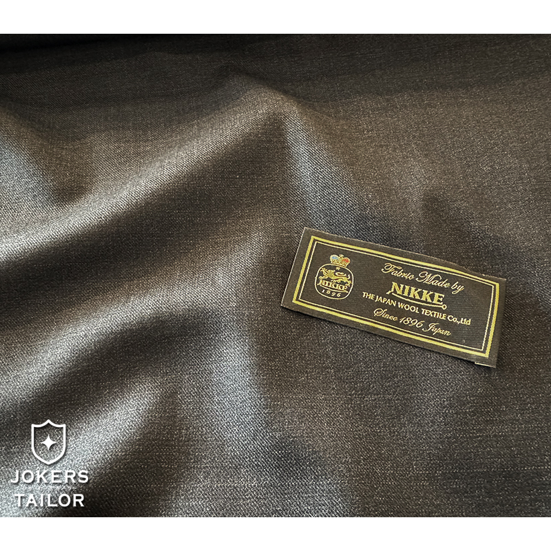 創業127年老舗国産生地メーカー「日本毛織-NIKKE(ニッケ)」のコレクション「TRAVEL(トラベル)」が入荷。
ストレッチ性と高い復元力を兼ね備えた機能性服地で、日本のものづくりの魅力、品質の高さから国や世代を超えて高い評価を得ています。

jokerstailor.com