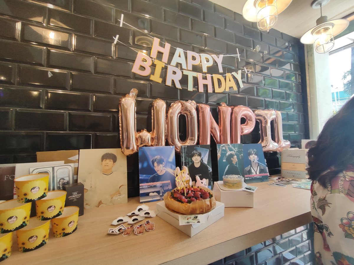 aruepil's tweet image. Happy Birthday Wonpil! 🎈

@sunsetforkwp 
#sunsetserenade