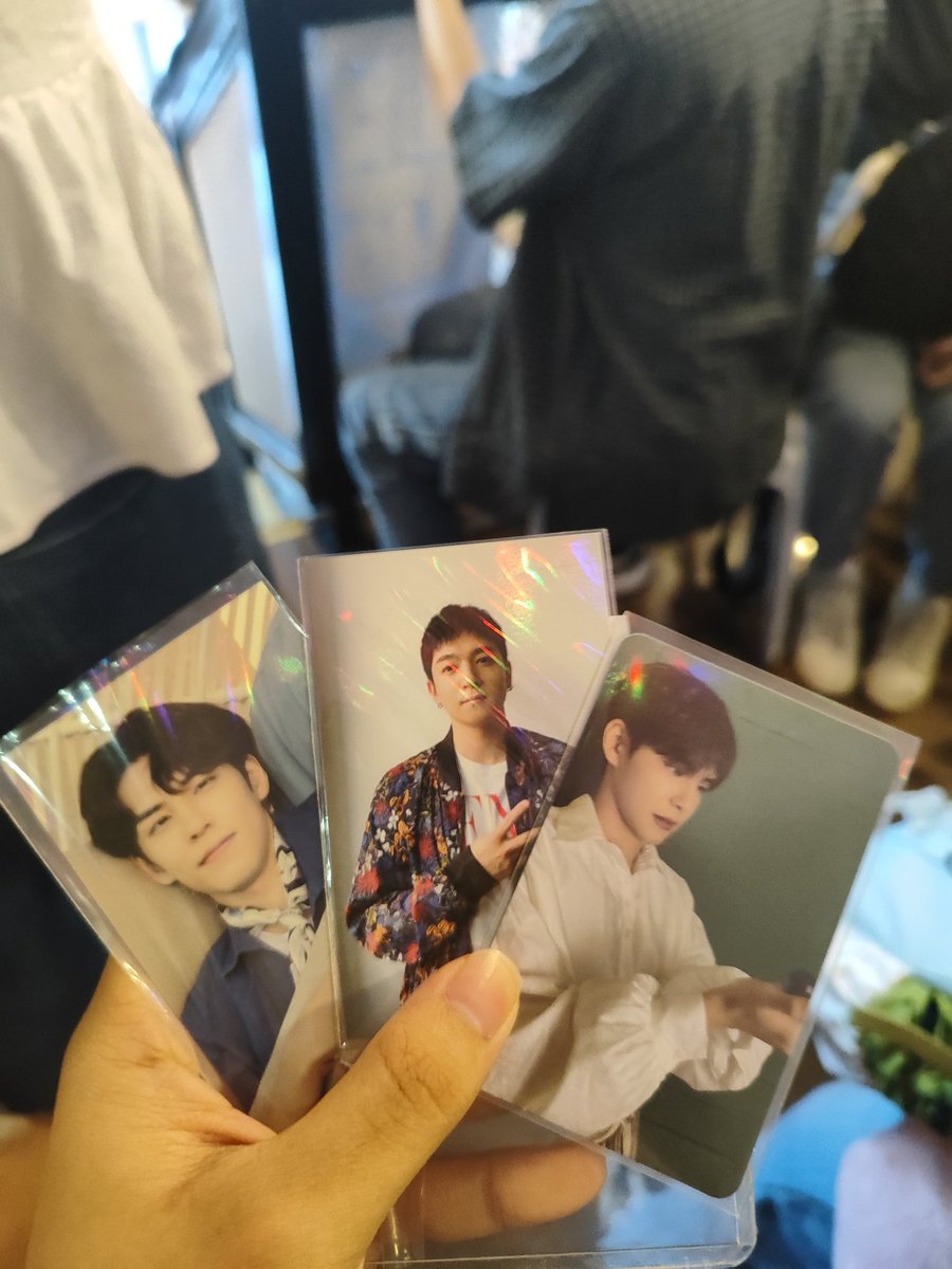 aruepil's tweet image. Thanks for the prizes @sunsetforkwp kahit nagdadabog na ko nong di nabubunot HAHAHAH 

thank you also for @makneigh kasi binigay niya sakin yung prize niya since i don't have pilmography album 🥹 dabestt