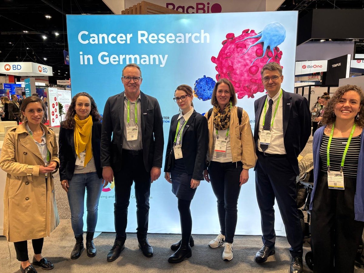 DKFZ (@dkfz) on Twitter photo Visit us at the #AACR25 in #Chicago, where we present #CancerResearch in Germany. 👩🏽🔬👨🏽🔬 🇩🇪
📍Exhibition at booth #842 from April 27 to 30
<a href="/NCT_HD/">NCT Heidelberg</a> <a href="/DKTK_/">VomLaborInDiePraxis</a> <a href="/AACR/">AACR</a> Visit us at the #AACR25 in #Chicago, where we present #CancerResearch in Germany. 👩🏽🔬👨🏽🔬 🇩🇪
📍Exhibition at booth #842 from April 27 to 30
<a href="/NCT_HD/">NCT Heidelberg</a> <a href="/DKTK_/">VomLaborInDiePraxis</a> <a href="/AACR/">AACR</a>