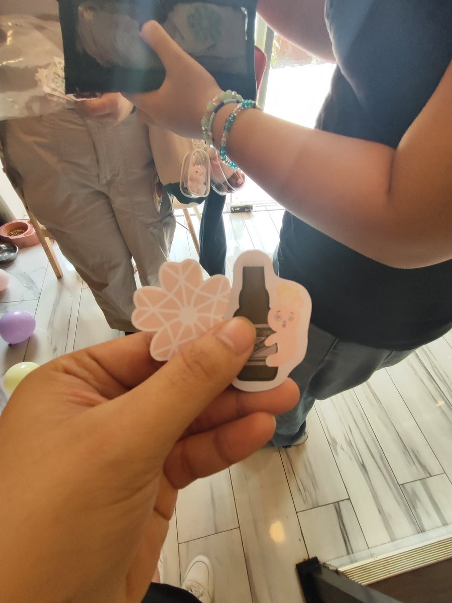 aruepil's tweet image. thanks po sa freebies 1/x