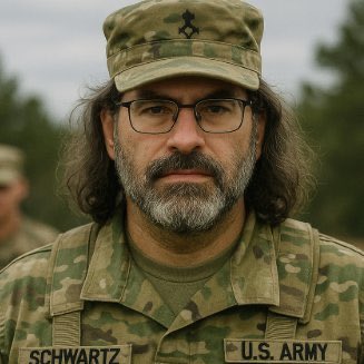 589bull10000's tweet image. David Schwartz just changed his profile picture to military fatigues.

Let that sink in.

The CTO of Ripple — the architect of the XRP Ledger — now publicly shows himself dressed for war, wearing U.S. Army tags and a black star above his head.

He knows exactly what he’s doing.…