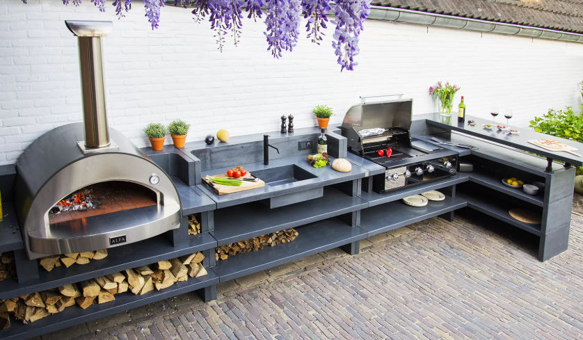 KitchenWh22's tweet image. Outdoor Kitchen Ideas: Take Your Cooking Al Fresco 🍖🌳Upgrade your backyard with a grill, pizza oven, and mini fridge. Perfect for summer barbecues and pool parties! #OutdoorKitchen #BackyardCooking