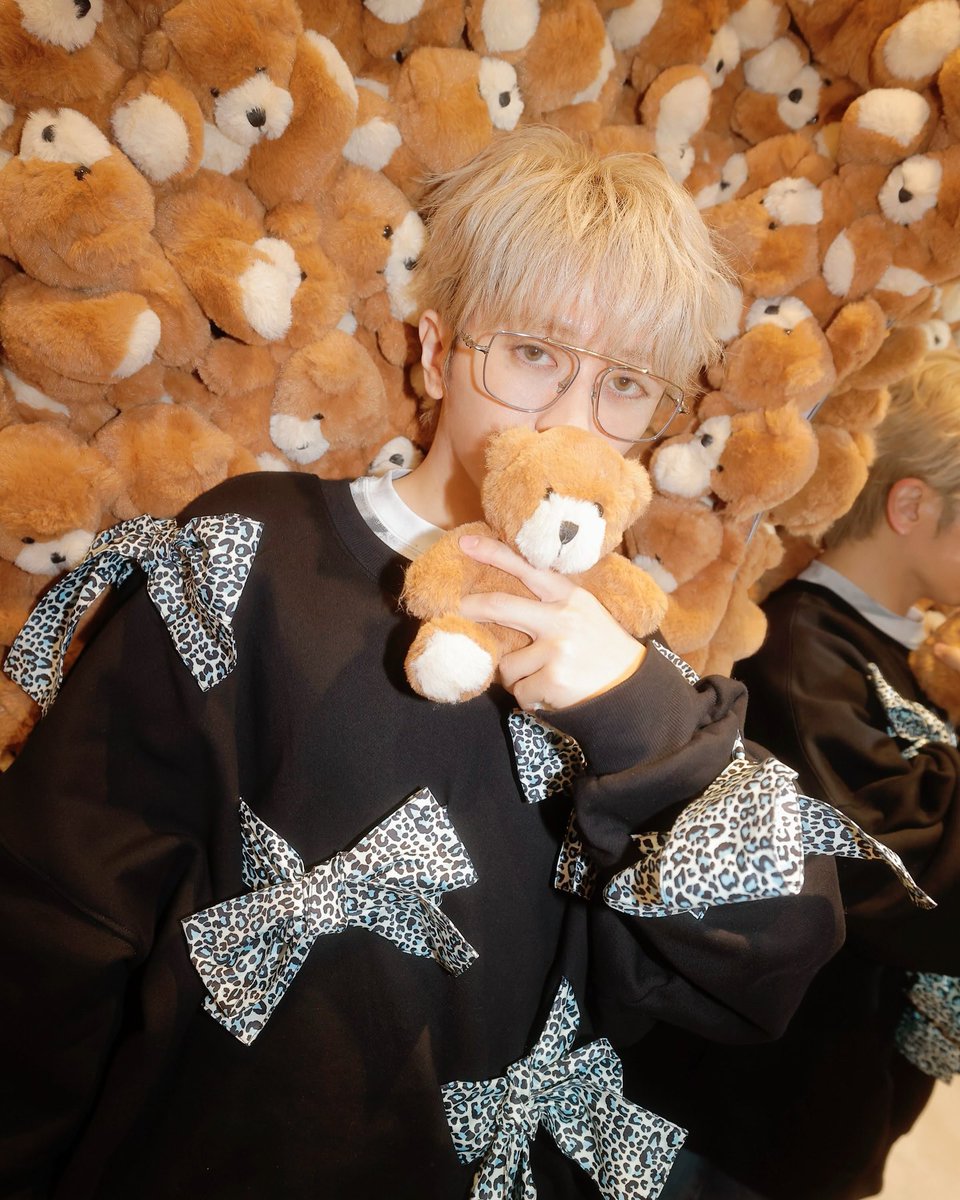 Nissy_k_24's tweet photo. くまさんまみれのNissy可愛すぎる🧸🤍 https://t.co/5OAJn0XVhk